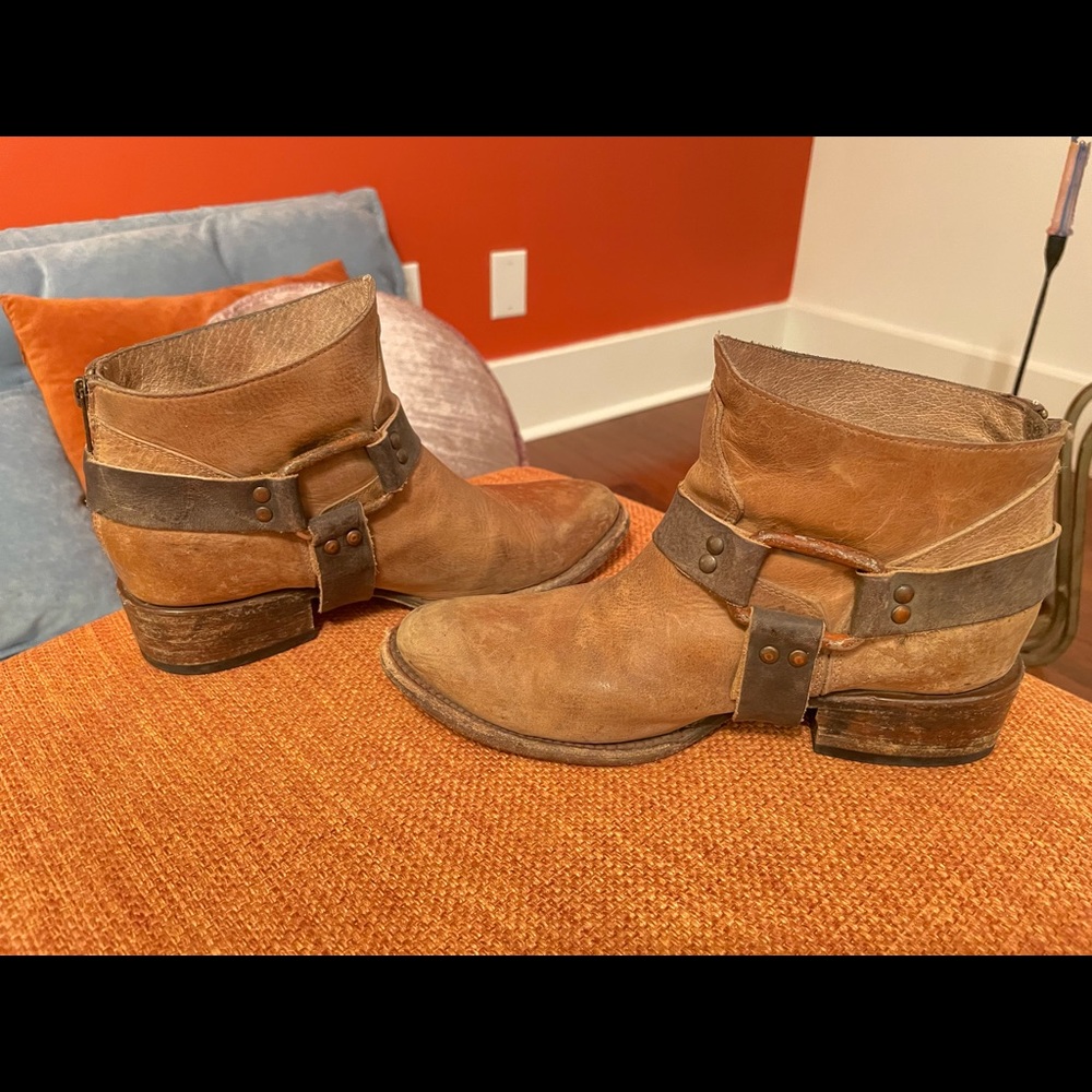 Freebird Phlow Leather Distressed Ankle Booties Size 8